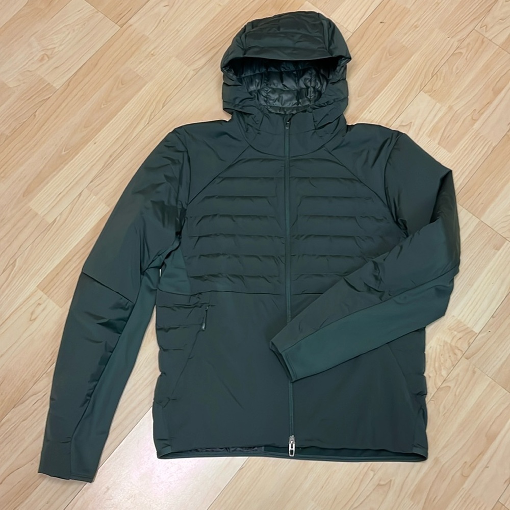 Lululemon primaloft down for it all forest green hooded jacket men’s sz M.